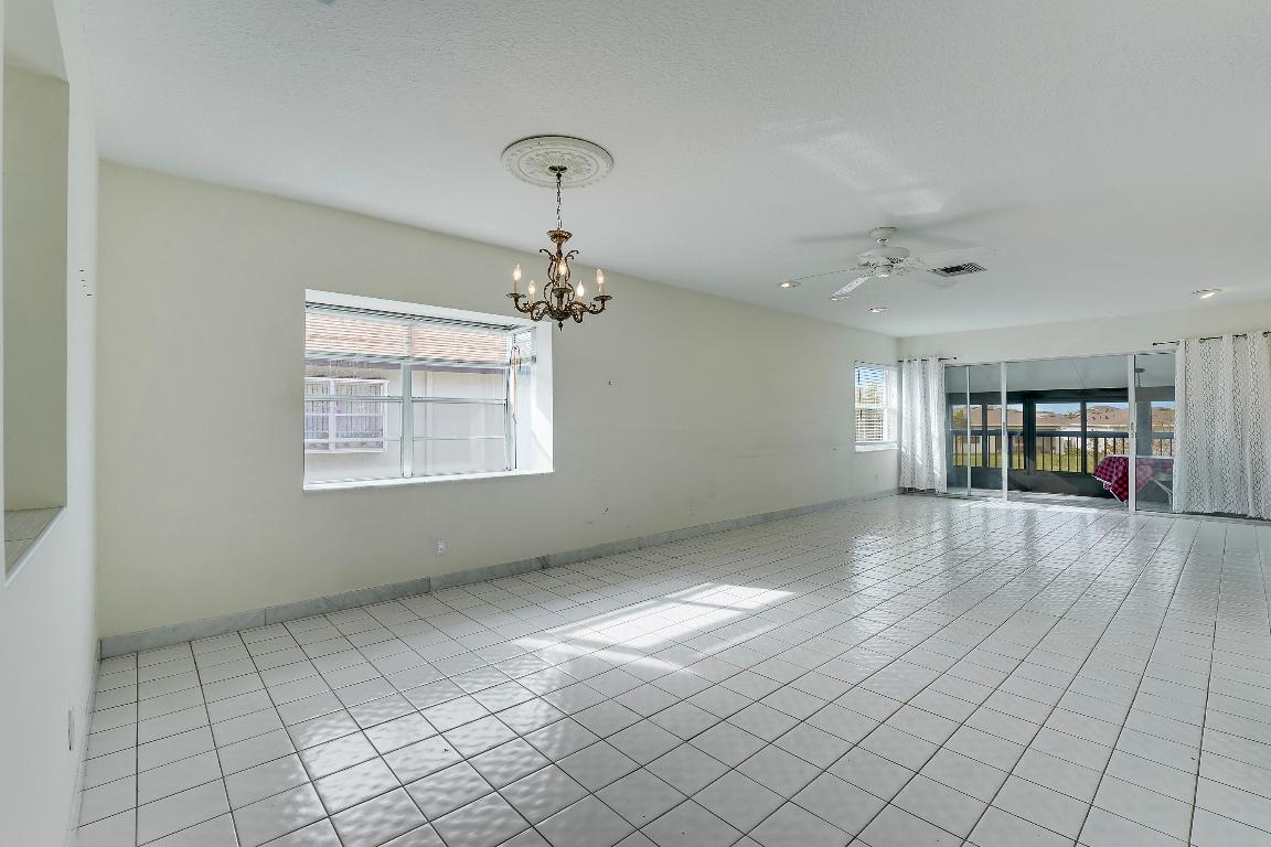 PALM GREENS AT VILLA DEL RAY CONDO II - Residential