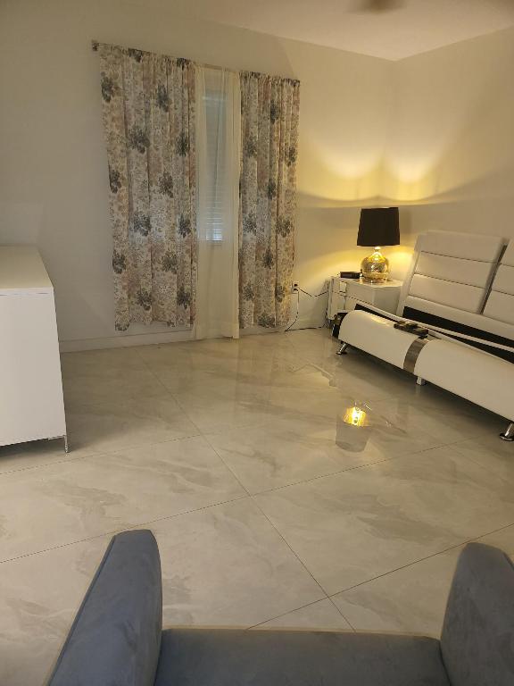 HAINLIN MILL ESTATES SEC 3 - Residential