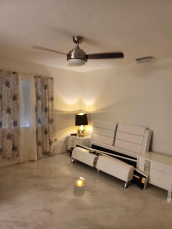 HAINLIN MILL ESTATES SEC 3 - Residential