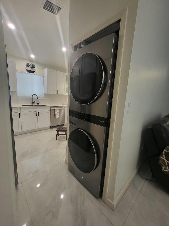 HAINLIN MILL ESTATES SEC 3 - Residential