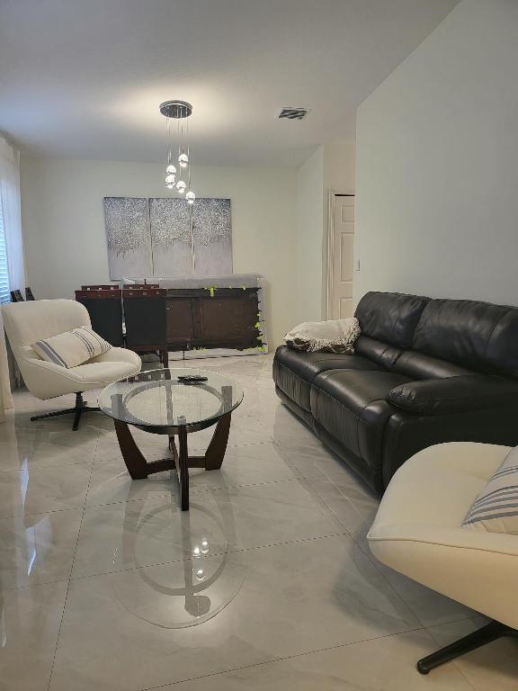 HAINLIN MILL ESTATES SEC 3 - Residential