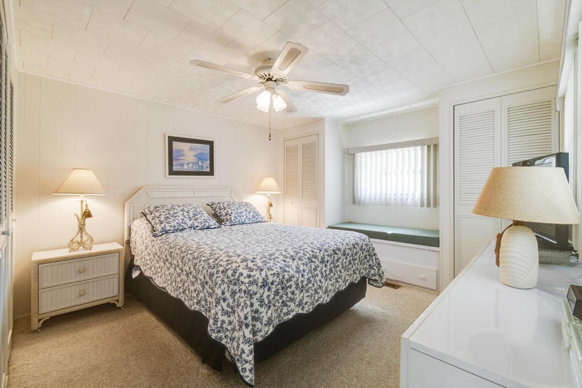 HIDDEN HARBOUR CONDO - Residential