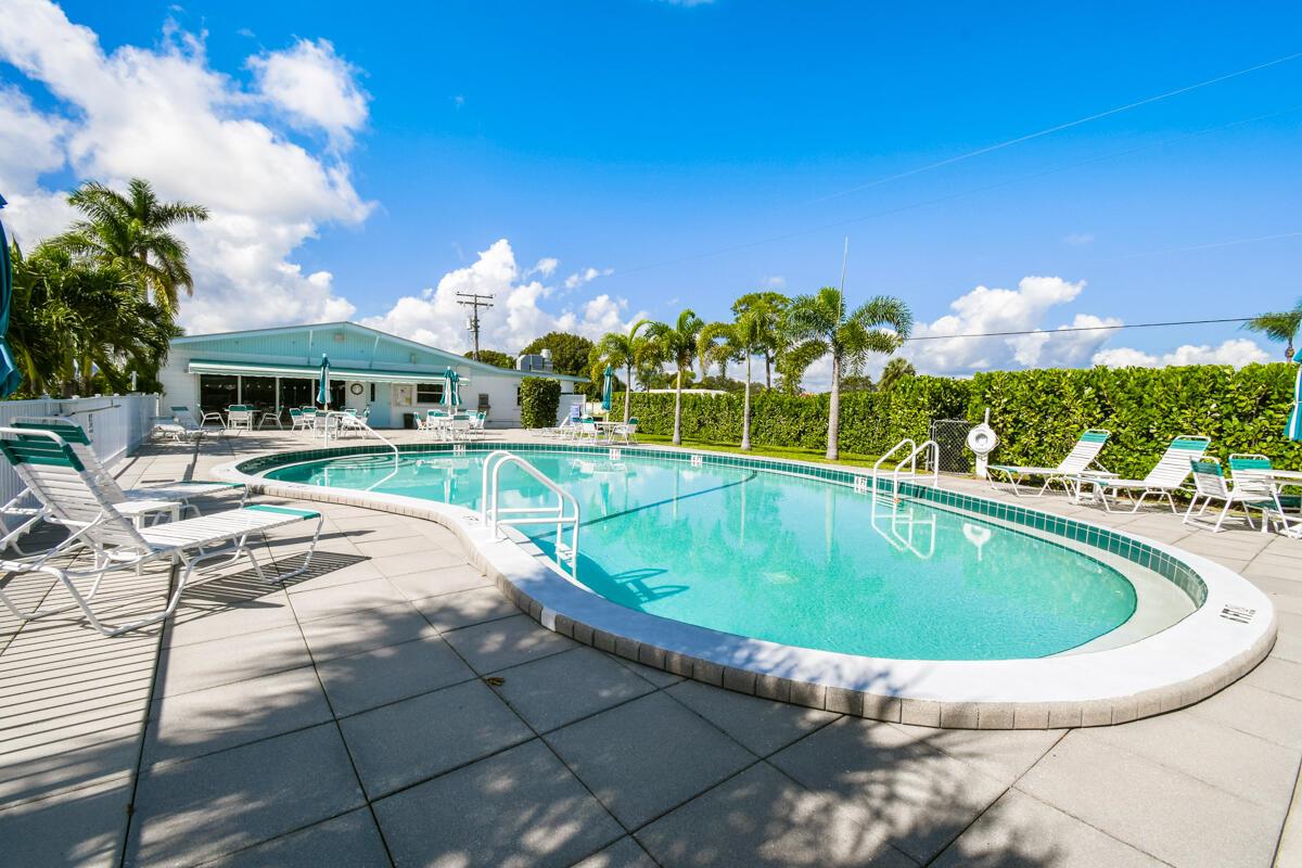 HIDDEN HARBOUR CONDO - Residential