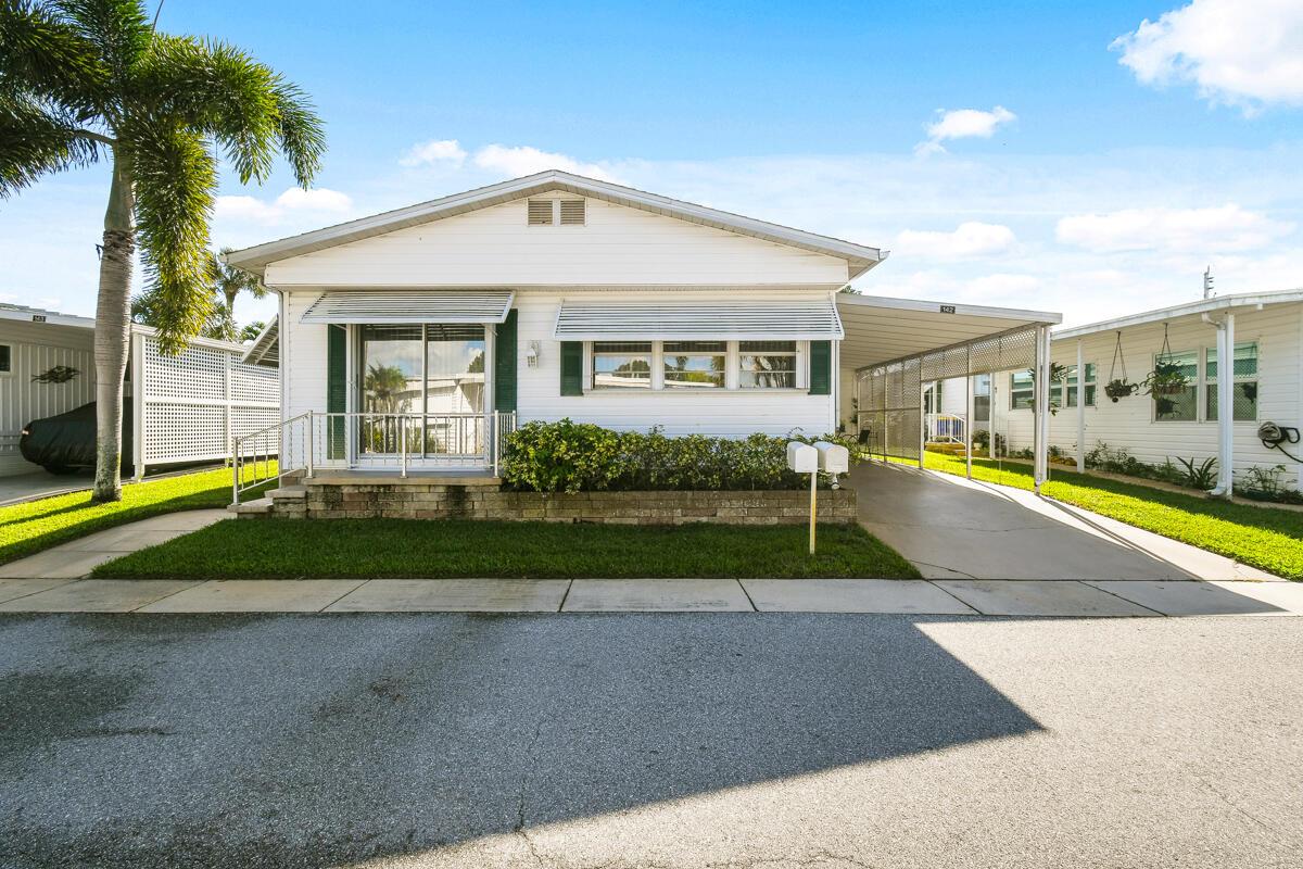 HIDDEN HARBOUR CONDO - Residential