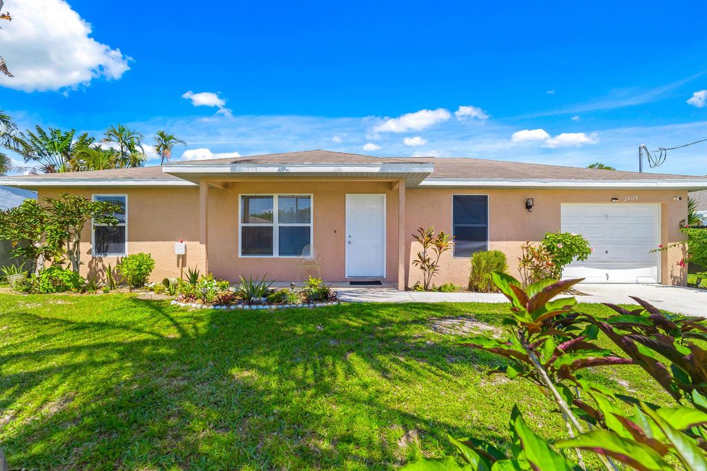 Photo of 2131 SE Glenrock Terrace, Port Saint Lucie, FL 34953 (MLS # R10991718)