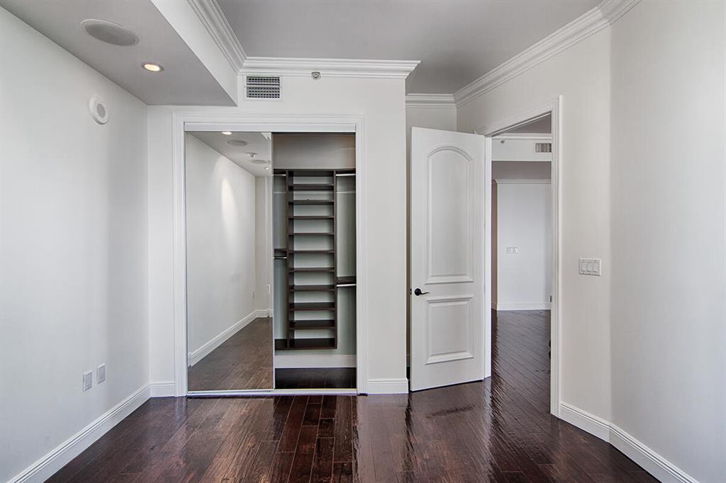 VILLA LOFTS CONDO - Residential