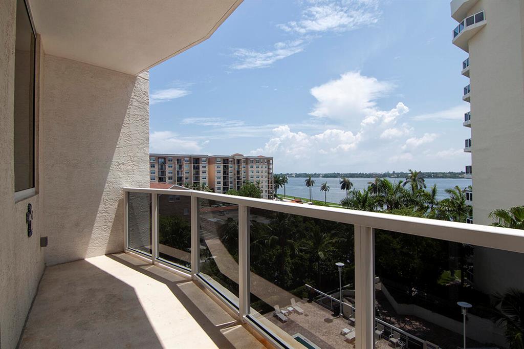 VILLA LOFTS CONDO - Residential