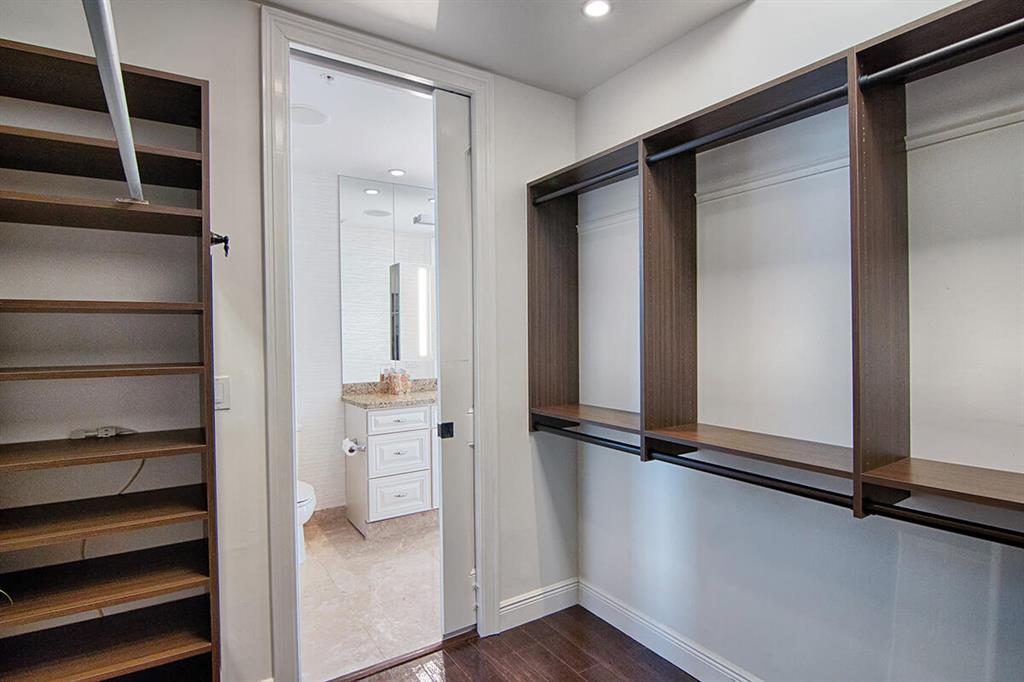 VILLA LOFTS CONDO - Residential