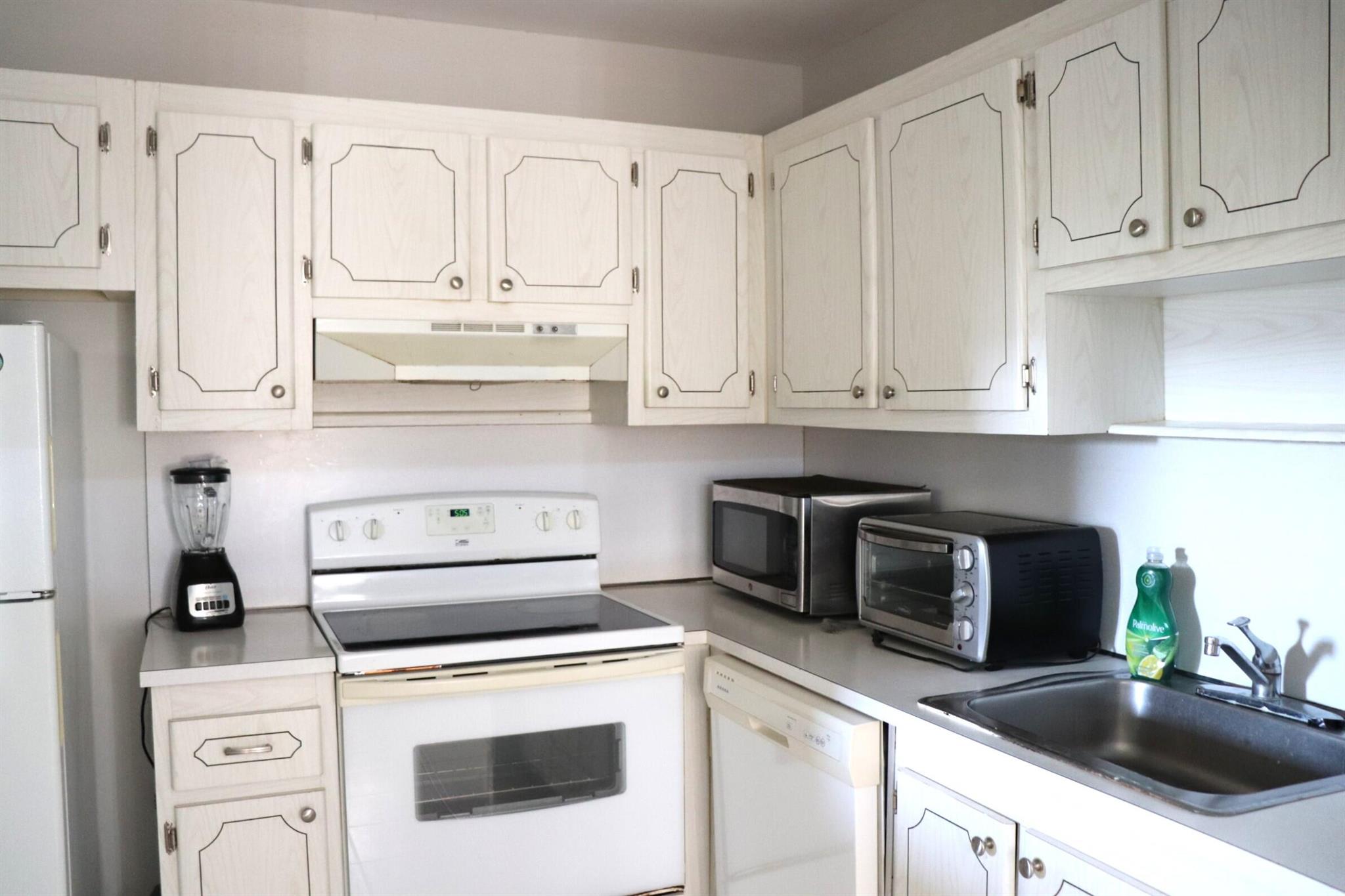 KINGS POINT BRITTANY COND - Residential