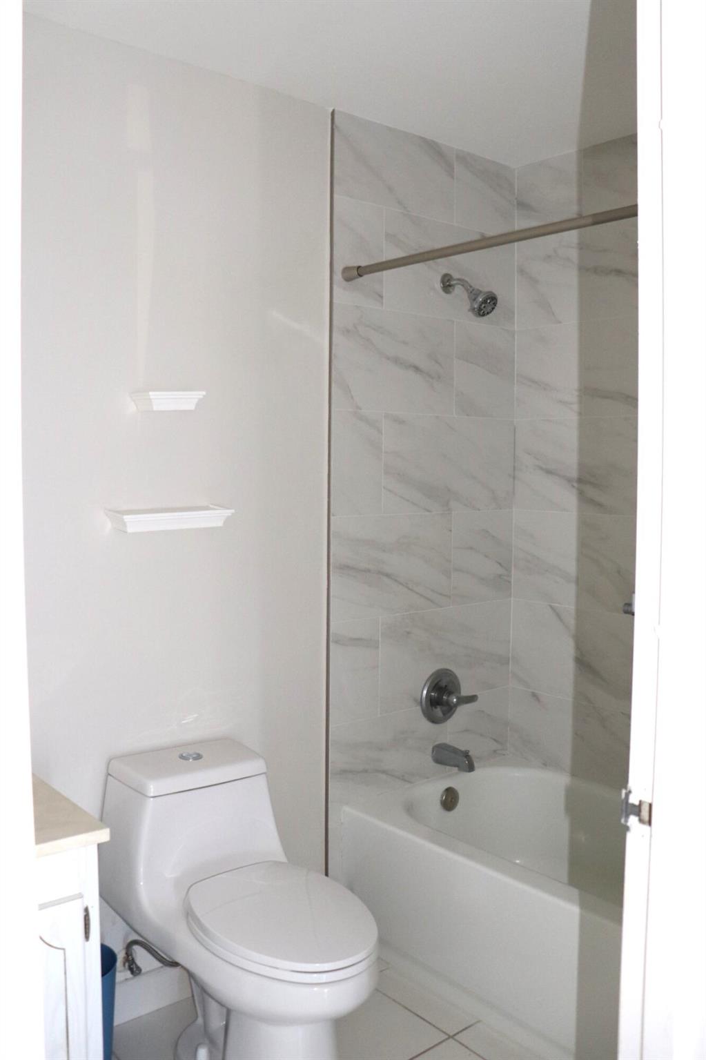 KINGS POINT BRITTANY COND - Residential