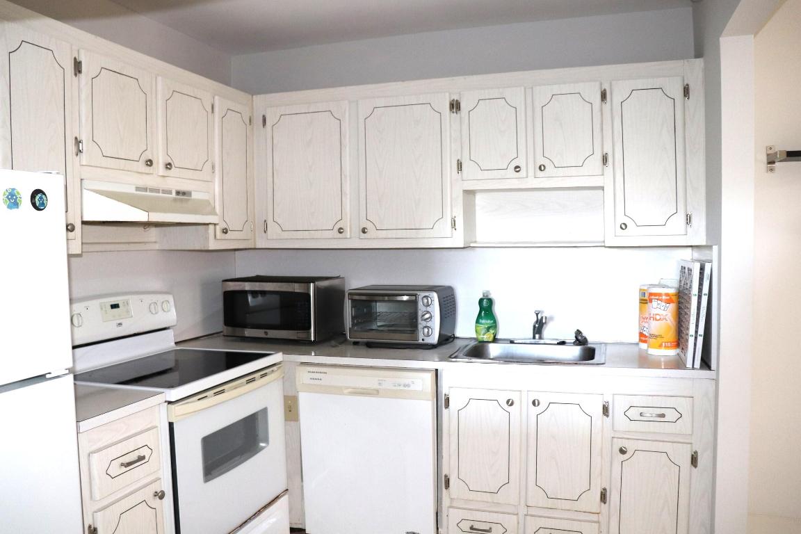 KINGS POINT BRITTANY COND - Residential