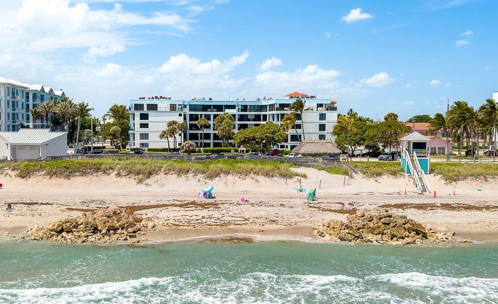 Photo of 665 SE 21st Avenue #Ph501, Deerfield Beach, FL 33441 (MLS # B26019068)