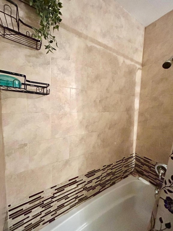 Broadview Country Club Es - Residential