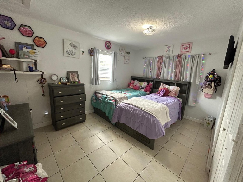 Broadview Country Club Es - Residential