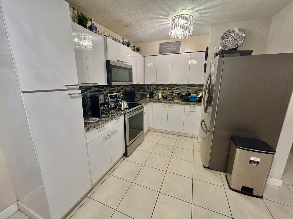 Broadview Country Club Es - Residential