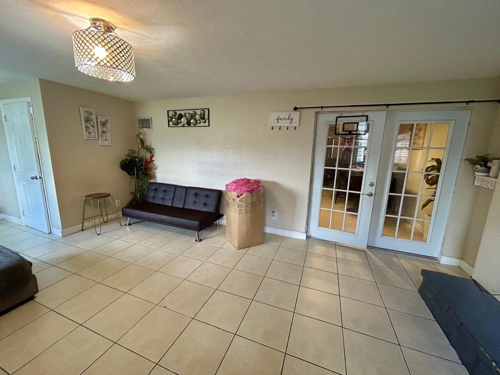 Broadview Country Club Es - Residential