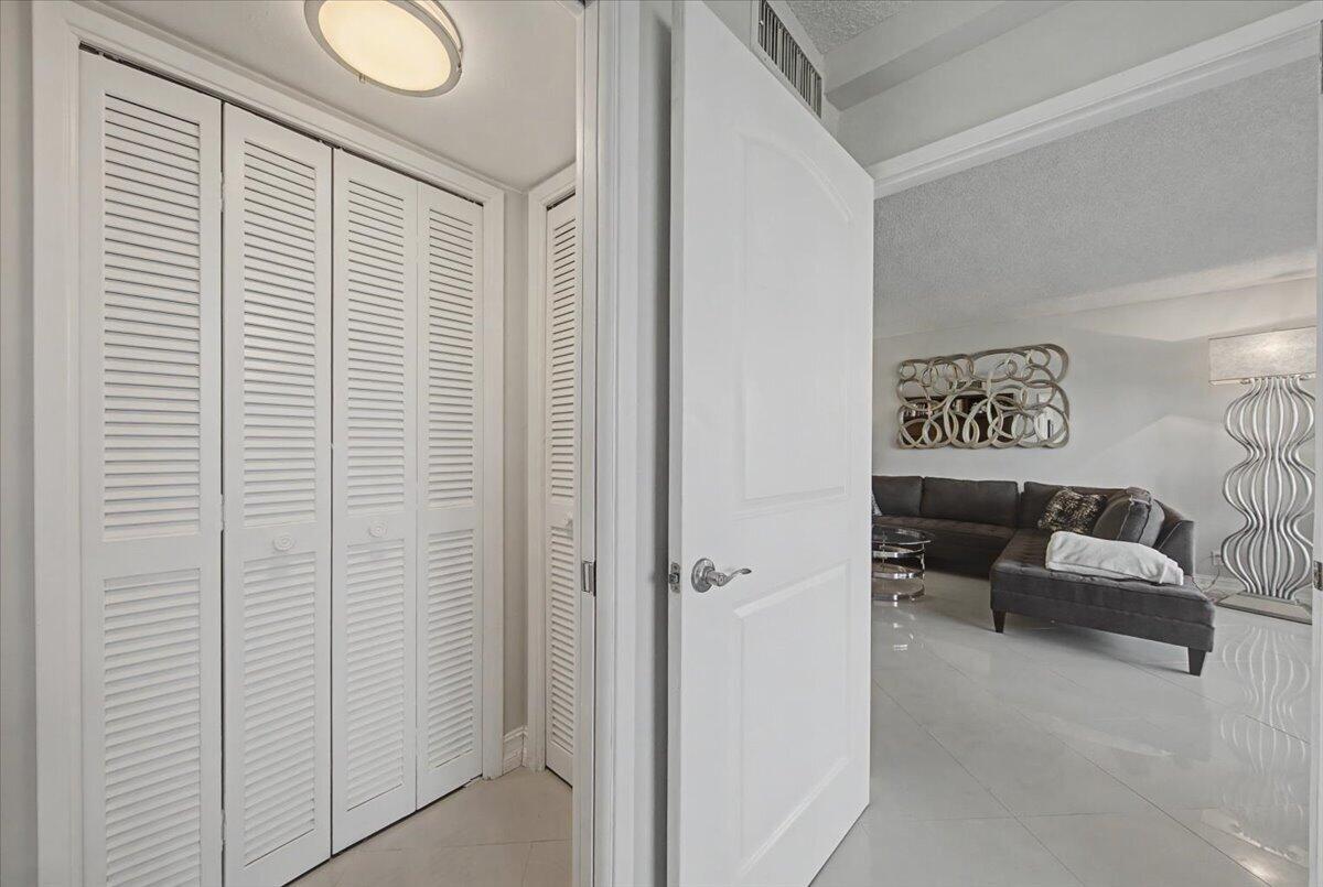 NO 3 PALM-AIRE COUNTRY CLUB - Residential Lease