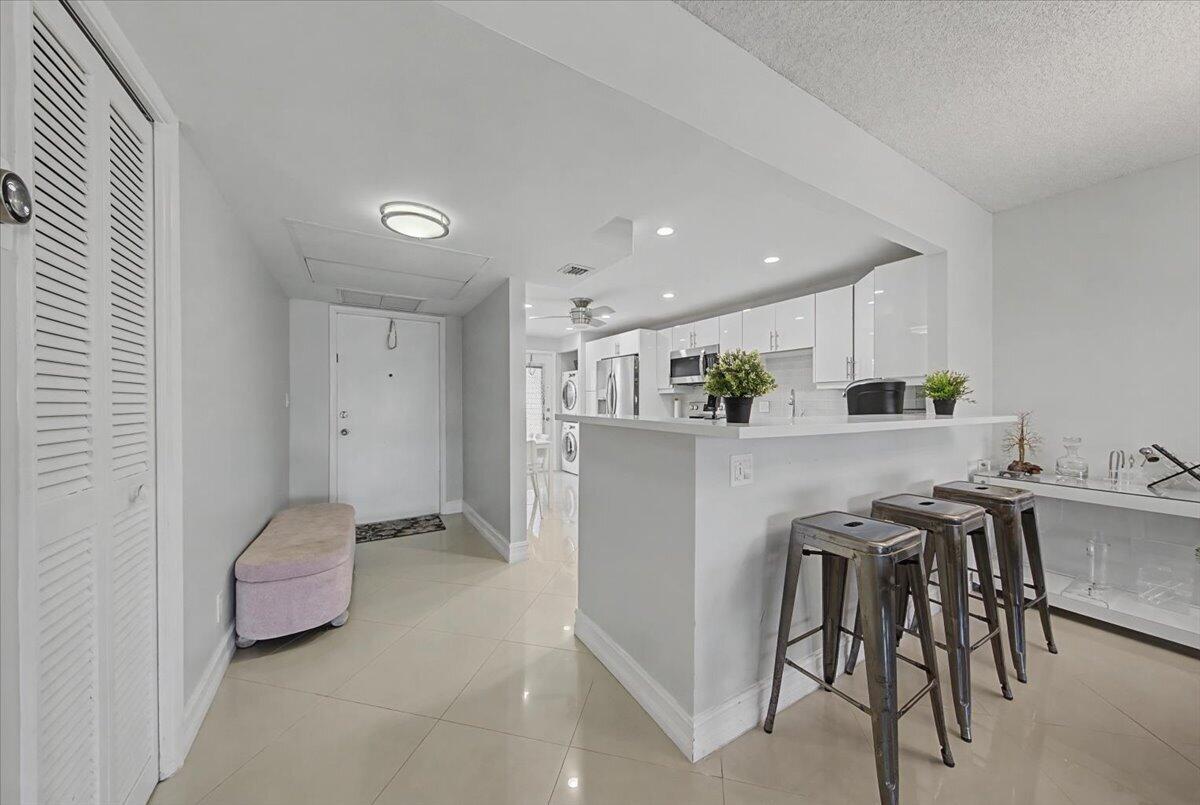 NO 3 PALM-AIRE COUNTRY CLUB - Residential Lease