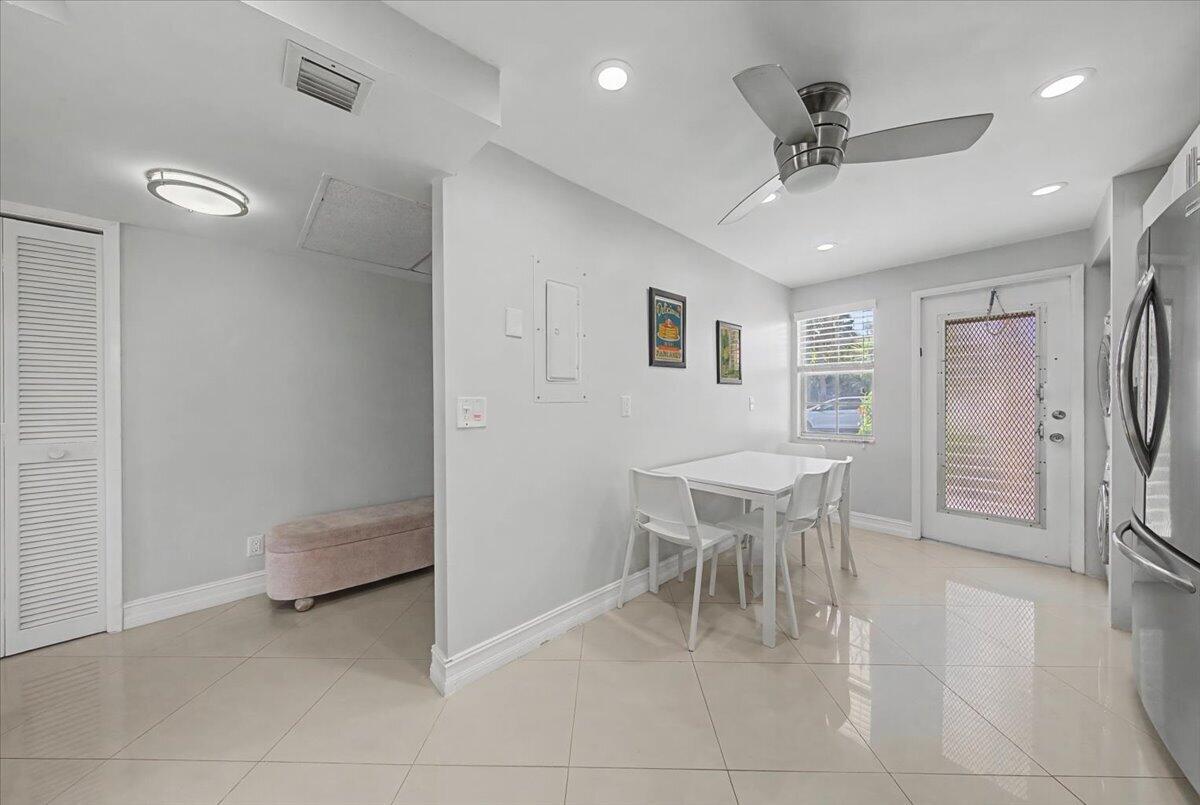 NO 3 PALM-AIRE COUNTRY CLUB - Residential Lease