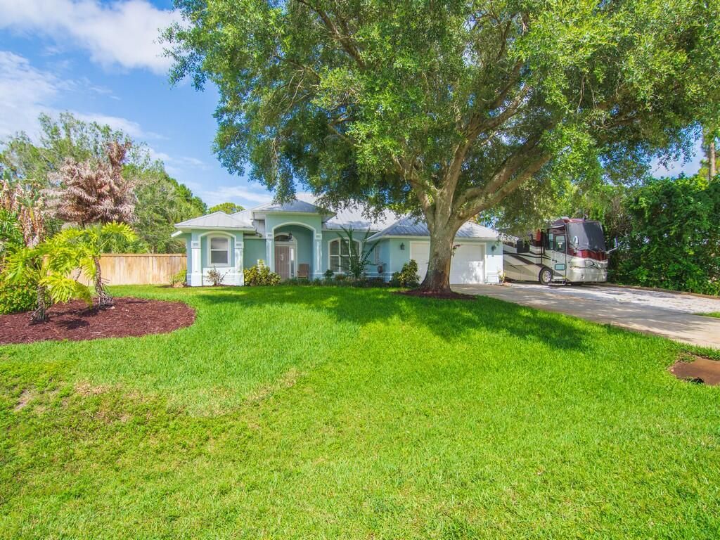 Photo of 6760 51st Avenue, Vero Beach, FL 32967 (MLS # B26041208)