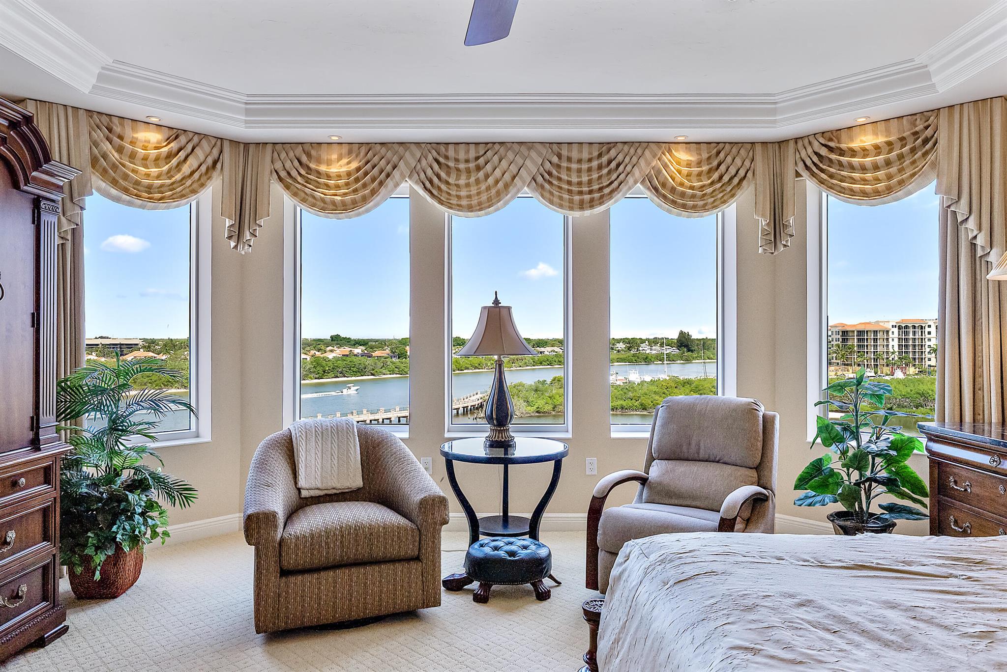 Jupiter Yacht Club - Residential