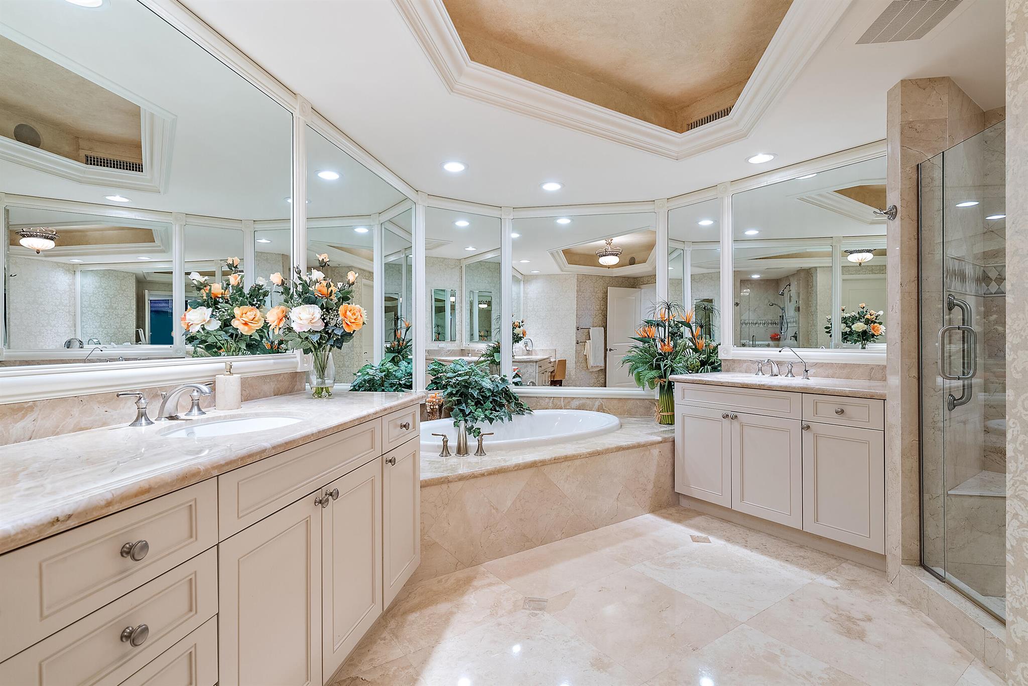 Jupiter Yacht Club - Residential