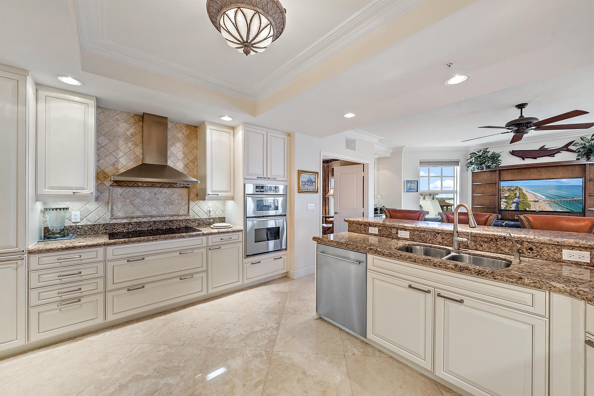 Jupiter Yacht Club - Residential