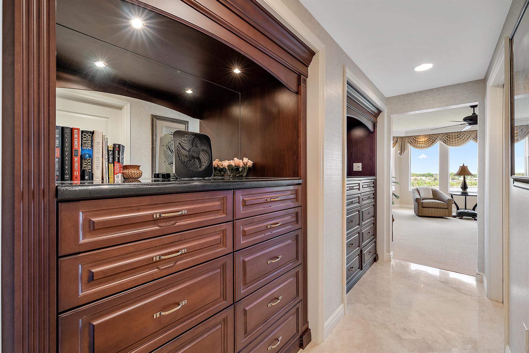 Jupiter Yacht Club - Residential