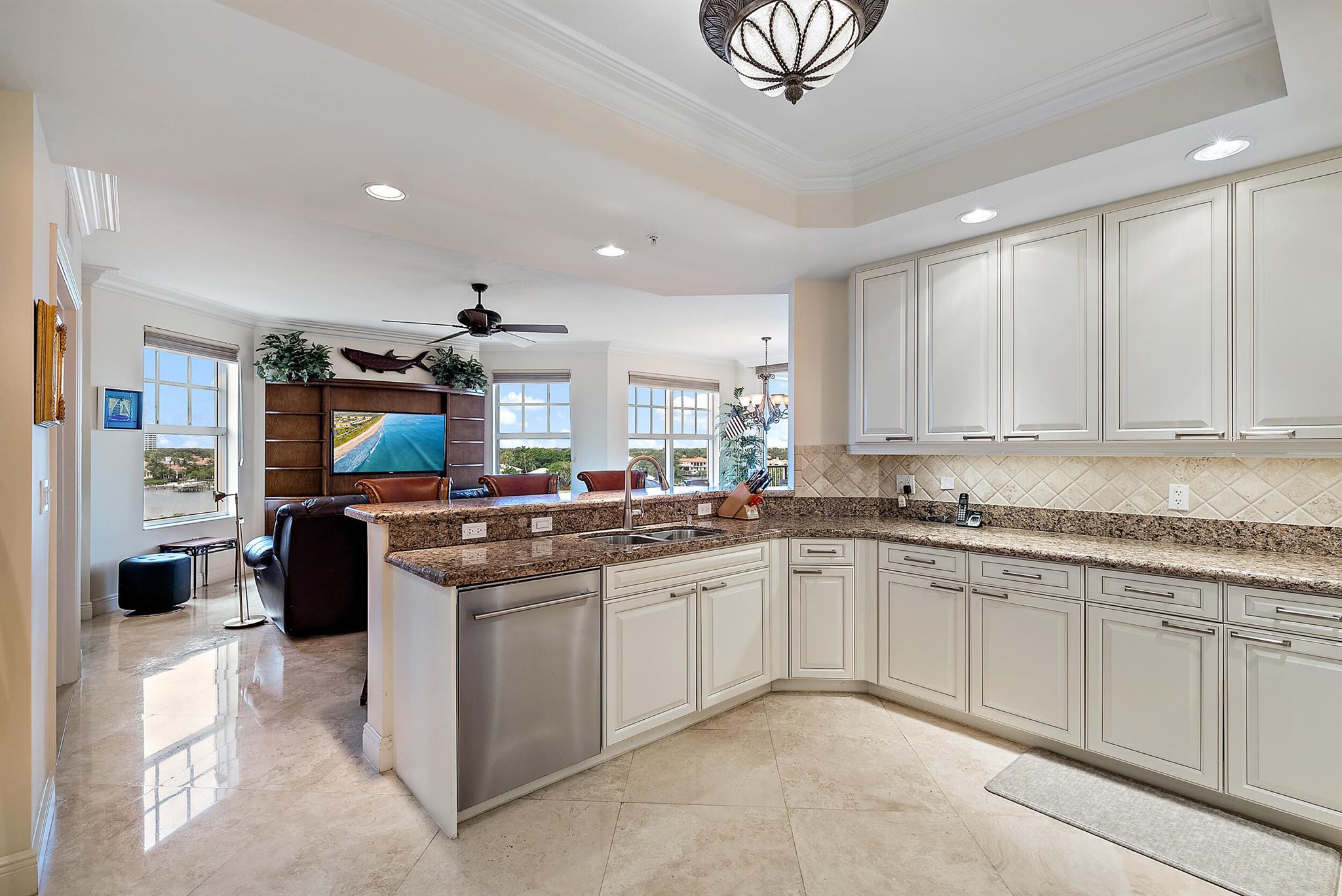 Jupiter Yacht Club - Residential