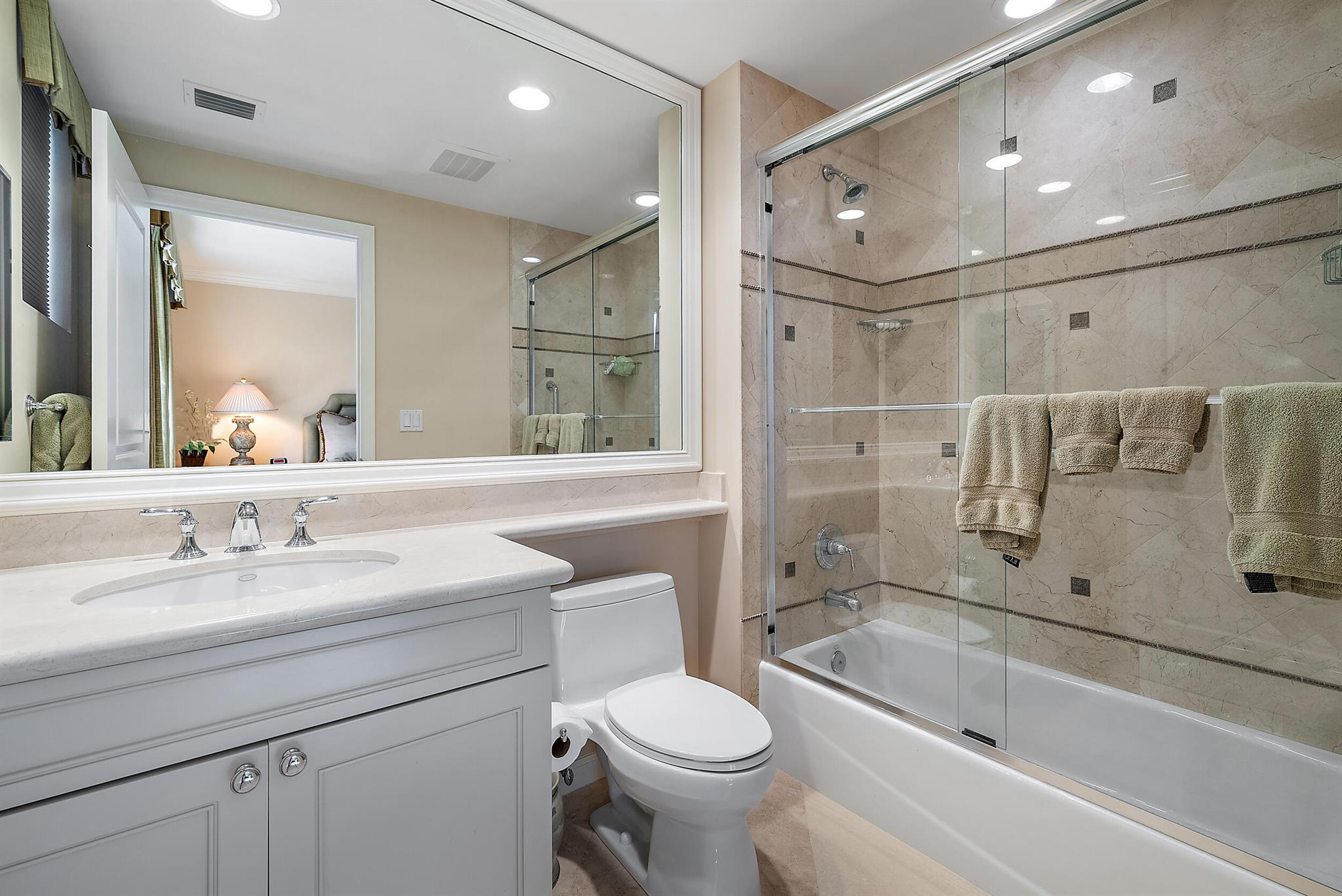 Jupiter Yacht Club - Residential