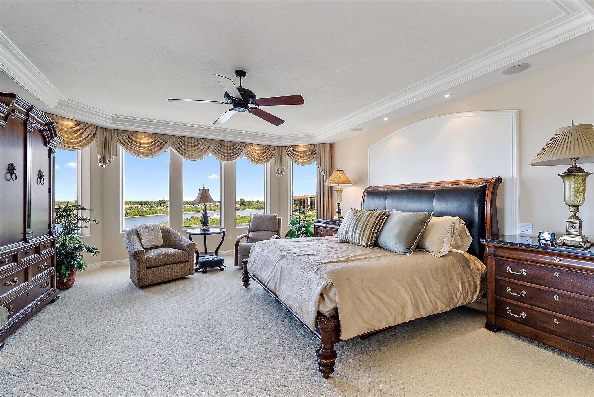 Jupiter Yacht Club - Residential