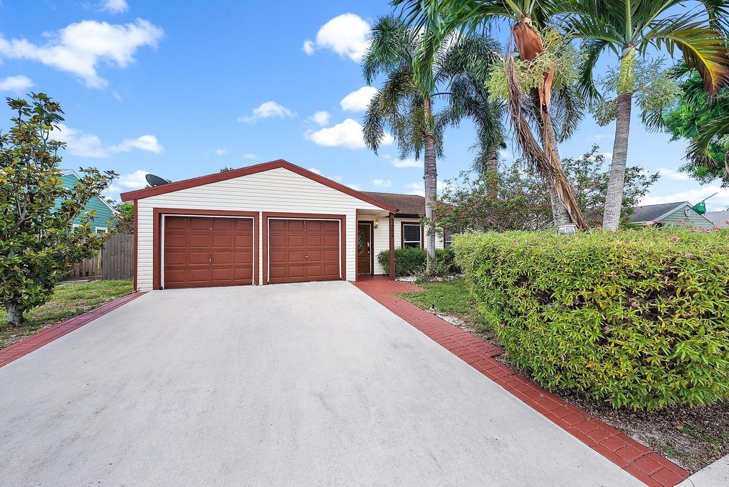 Photo of 7894 S Blairwood Circle, Lake Worth, FL 33467 (MLS # R11094860)