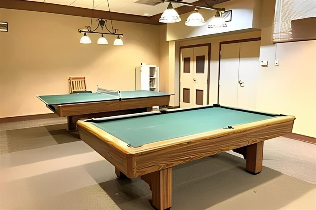 ORIOLE GARDENS CONDO - Residential