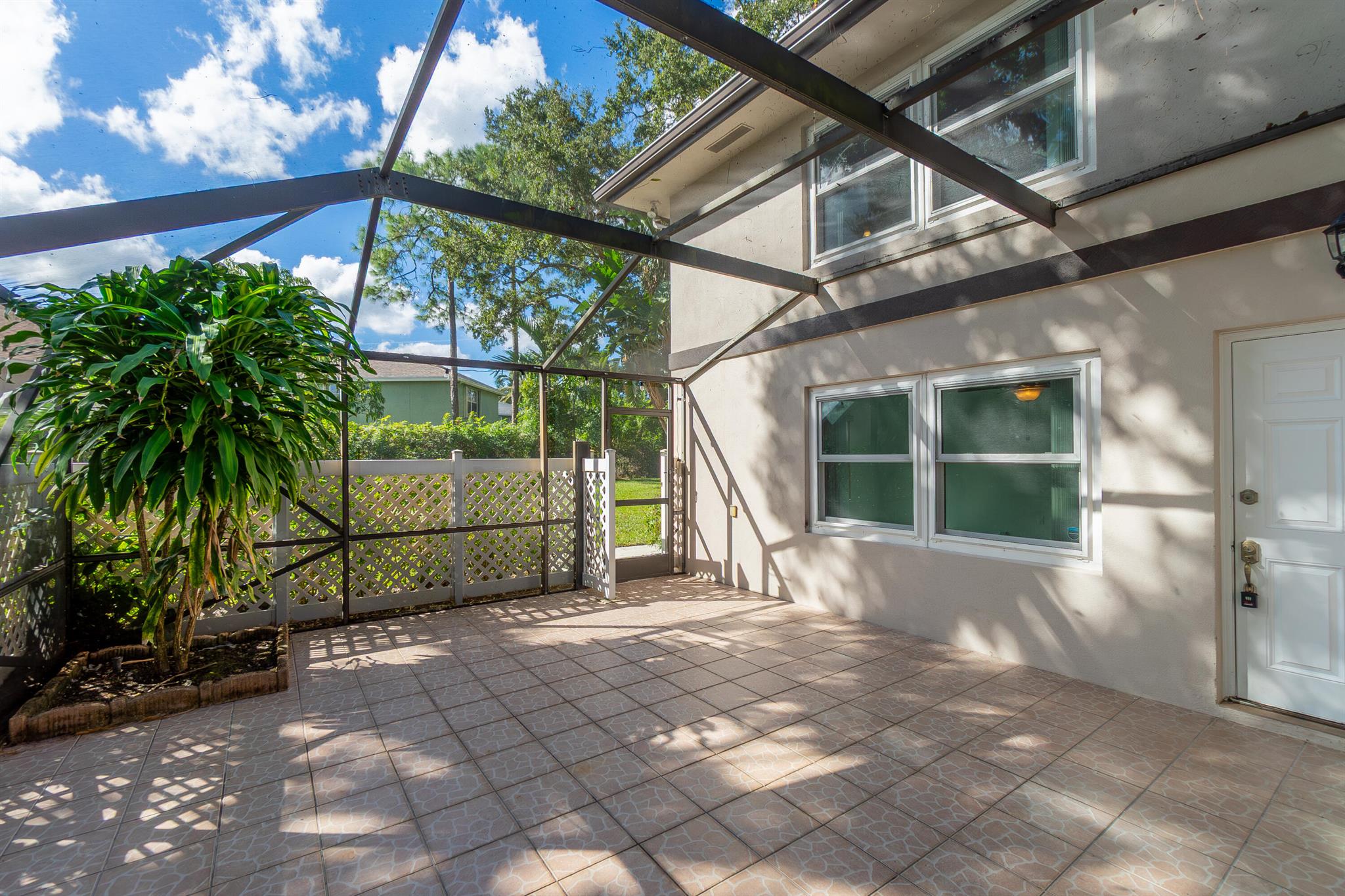 STAMFORD AT ROYAL PALM BE - Residential Lease