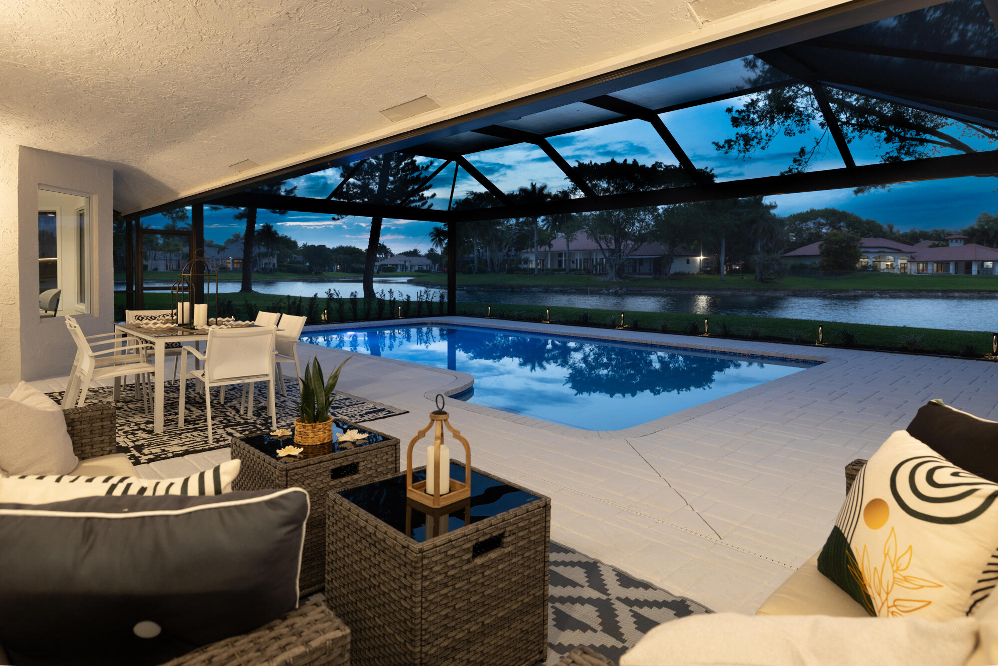 PARKLAND LAKES - Residential