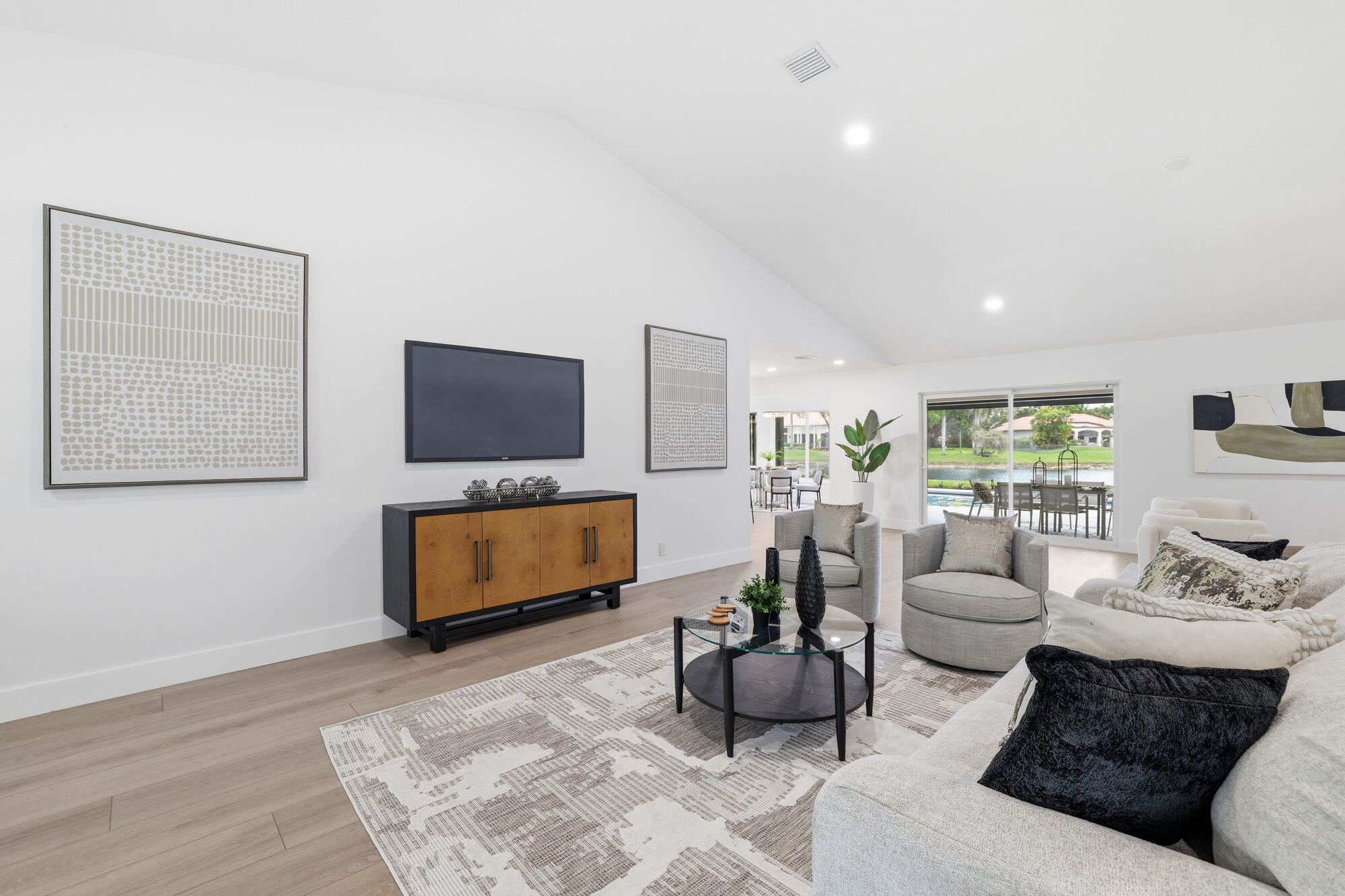 PARKLAND LAKES - Residential