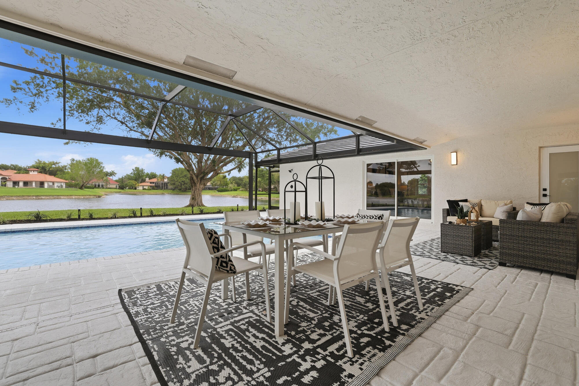 PARKLAND LAKES - Residential