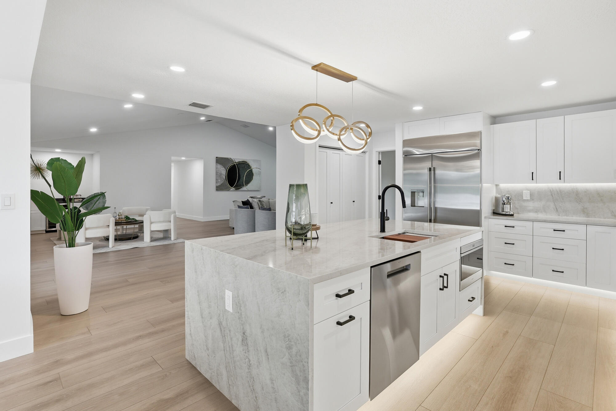 PARKLAND LAKES - Residential