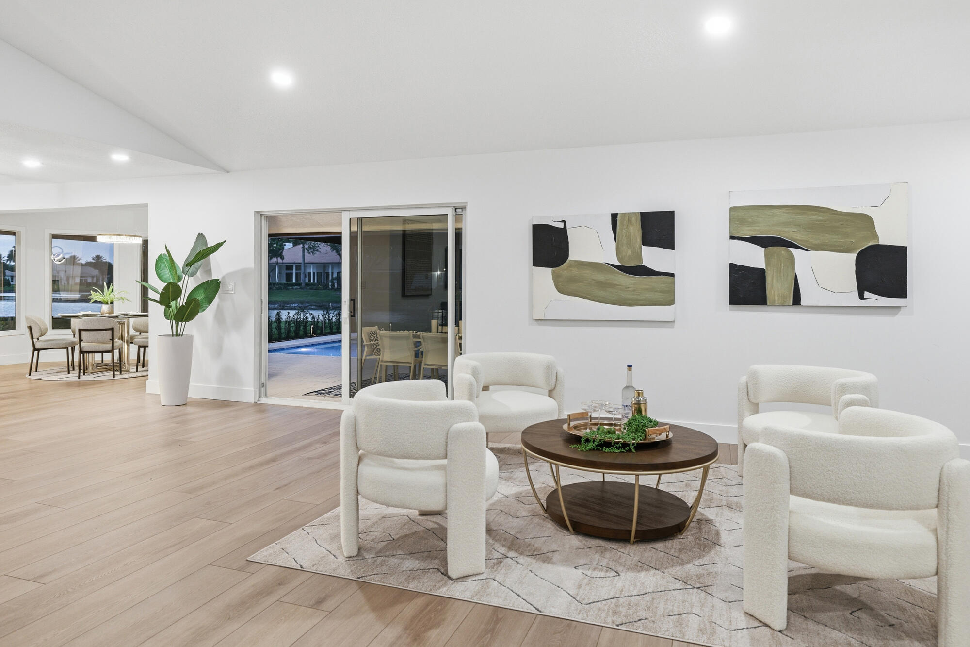 PARKLAND LAKES - Residential