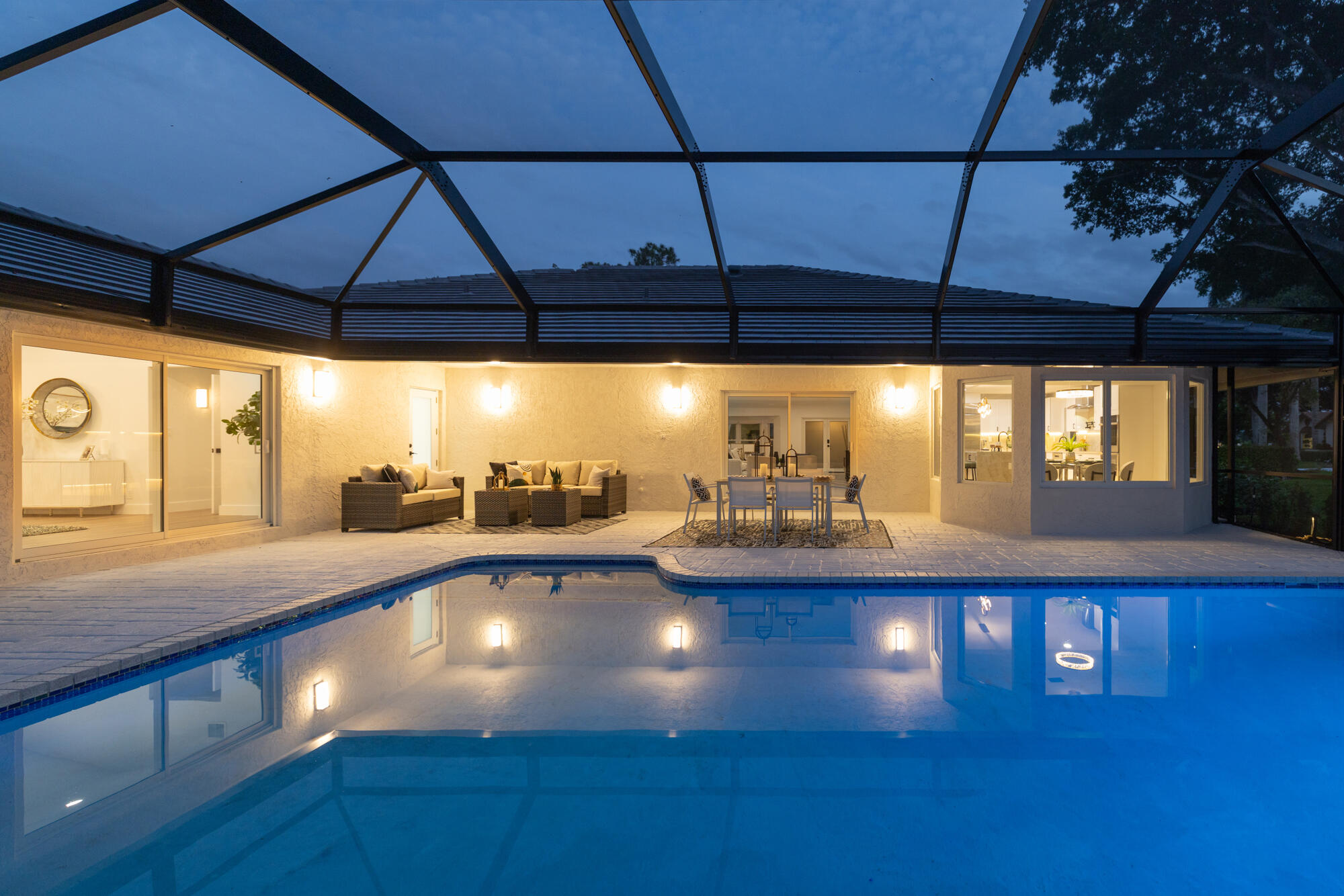 PARKLAND LAKES - Residential