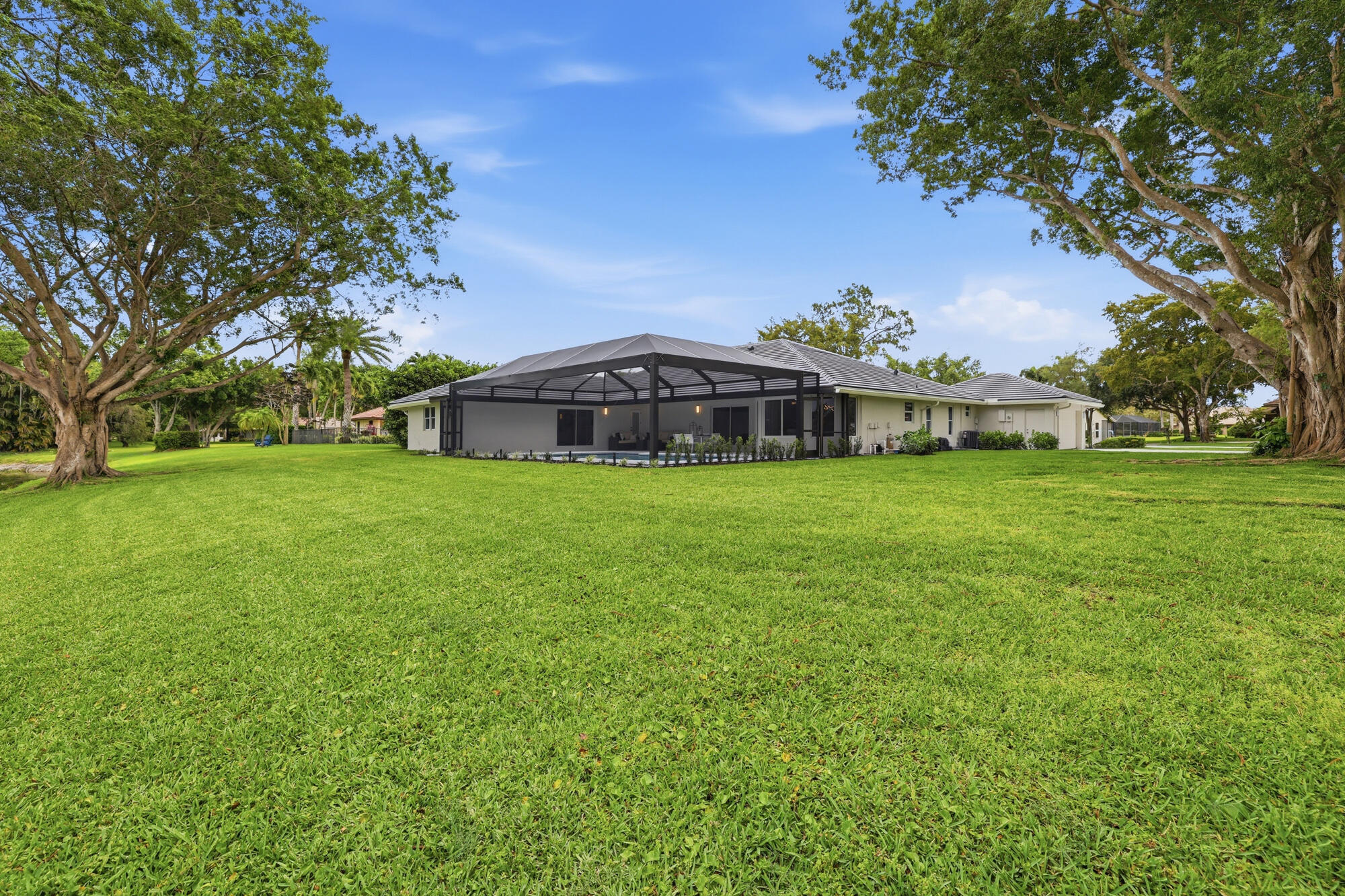 PARKLAND LAKES - Residential