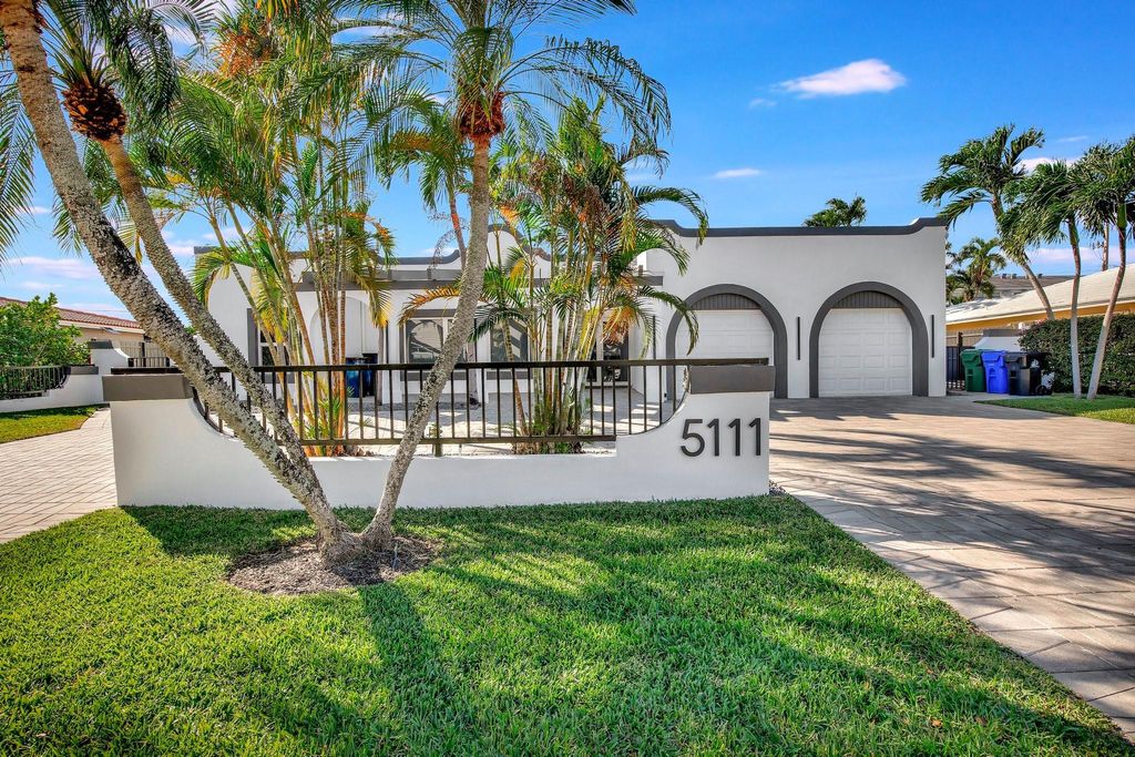 Photo of 5111 NE 26th Avenue, Fort Lauderdale, FL 33308 (MLS # F10474104)