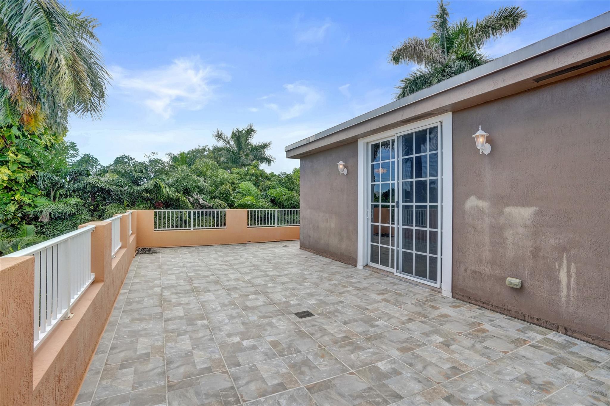624 NE 29 Drive Townhomes - Residential