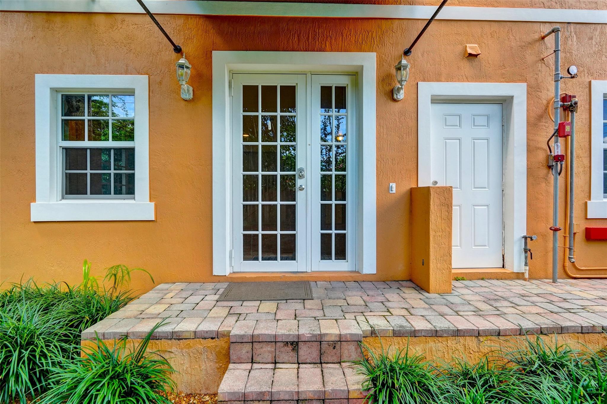 624 NE 29 Drive Townhomes - Residential
