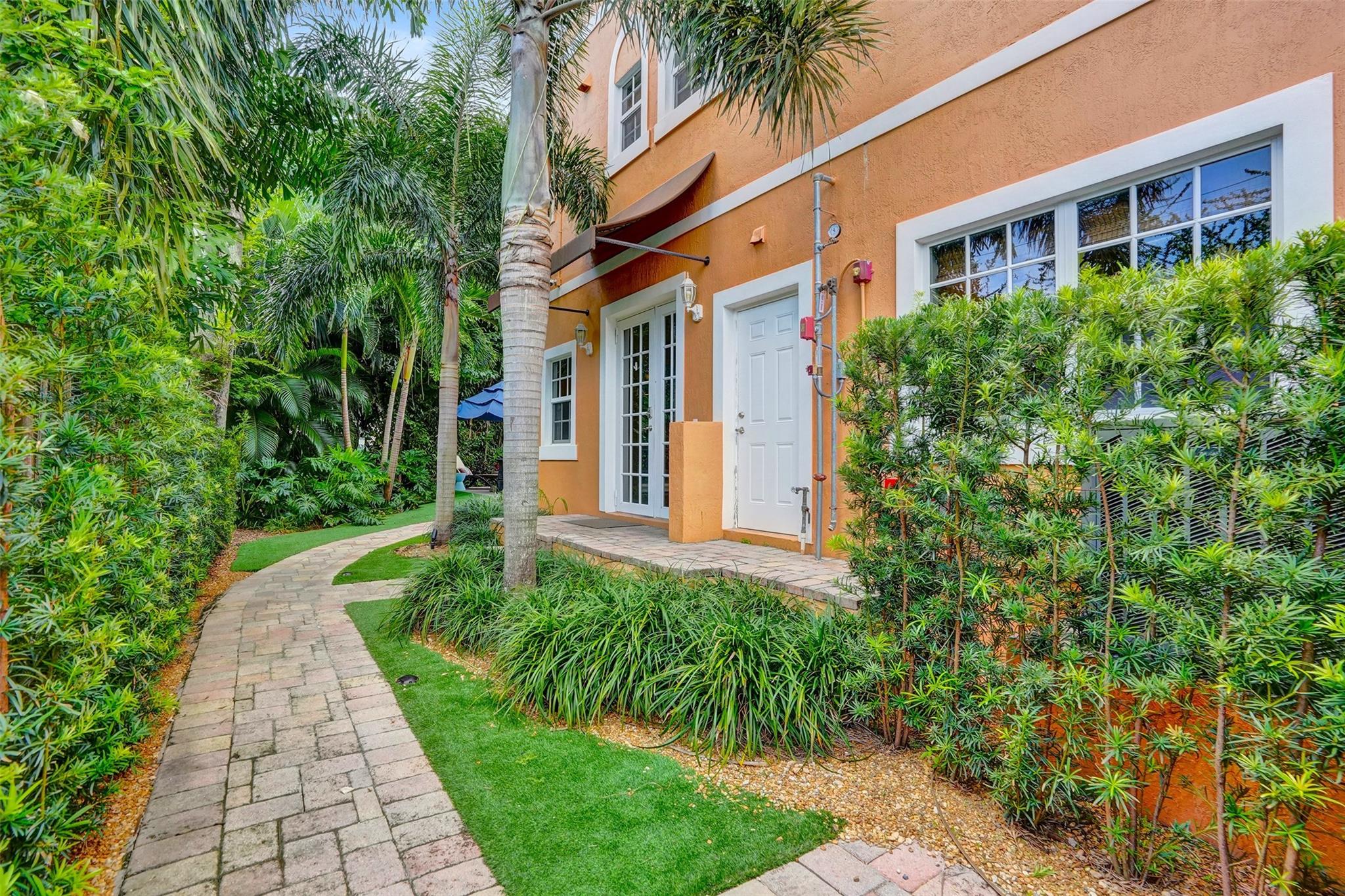 624 NE 29 Drive Townhomes - Residential