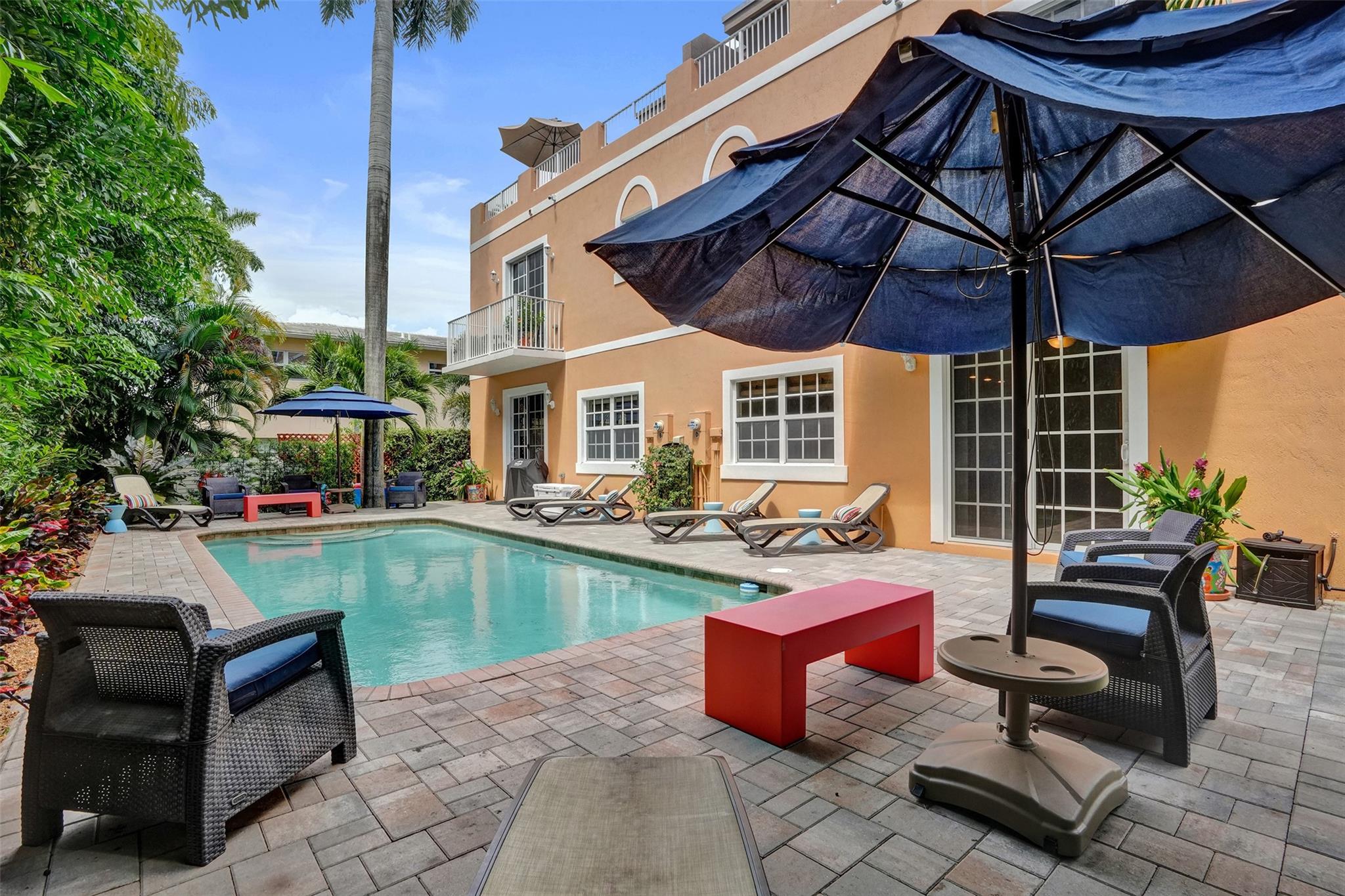 624 NE 29 Drive Townhomes - Residential