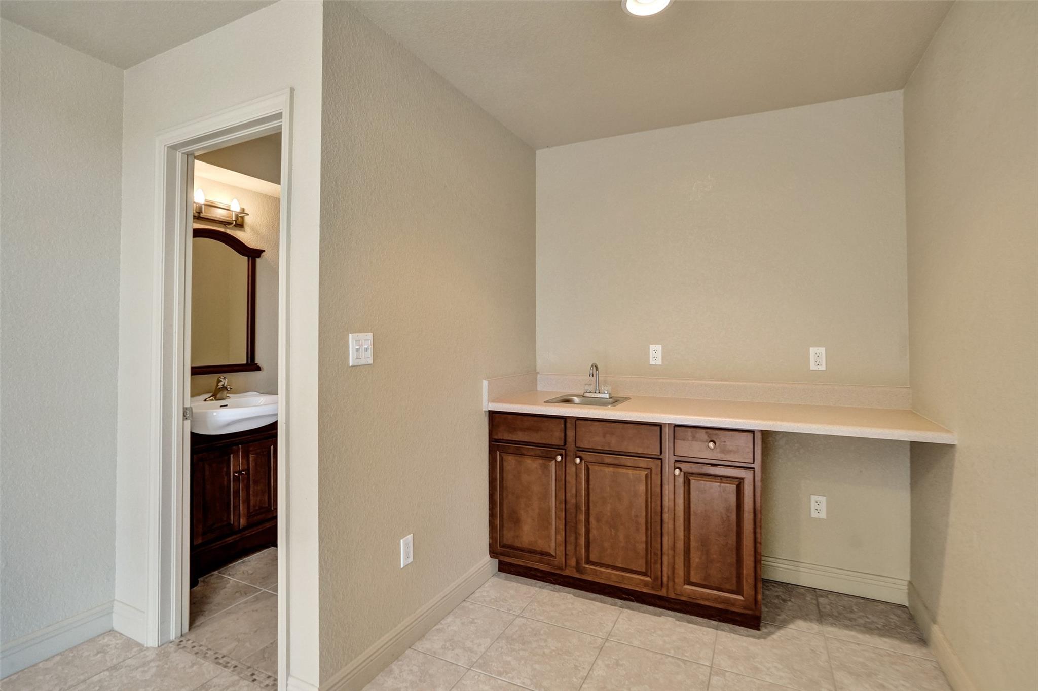 624 NE 29 Drive Townhomes - Residential