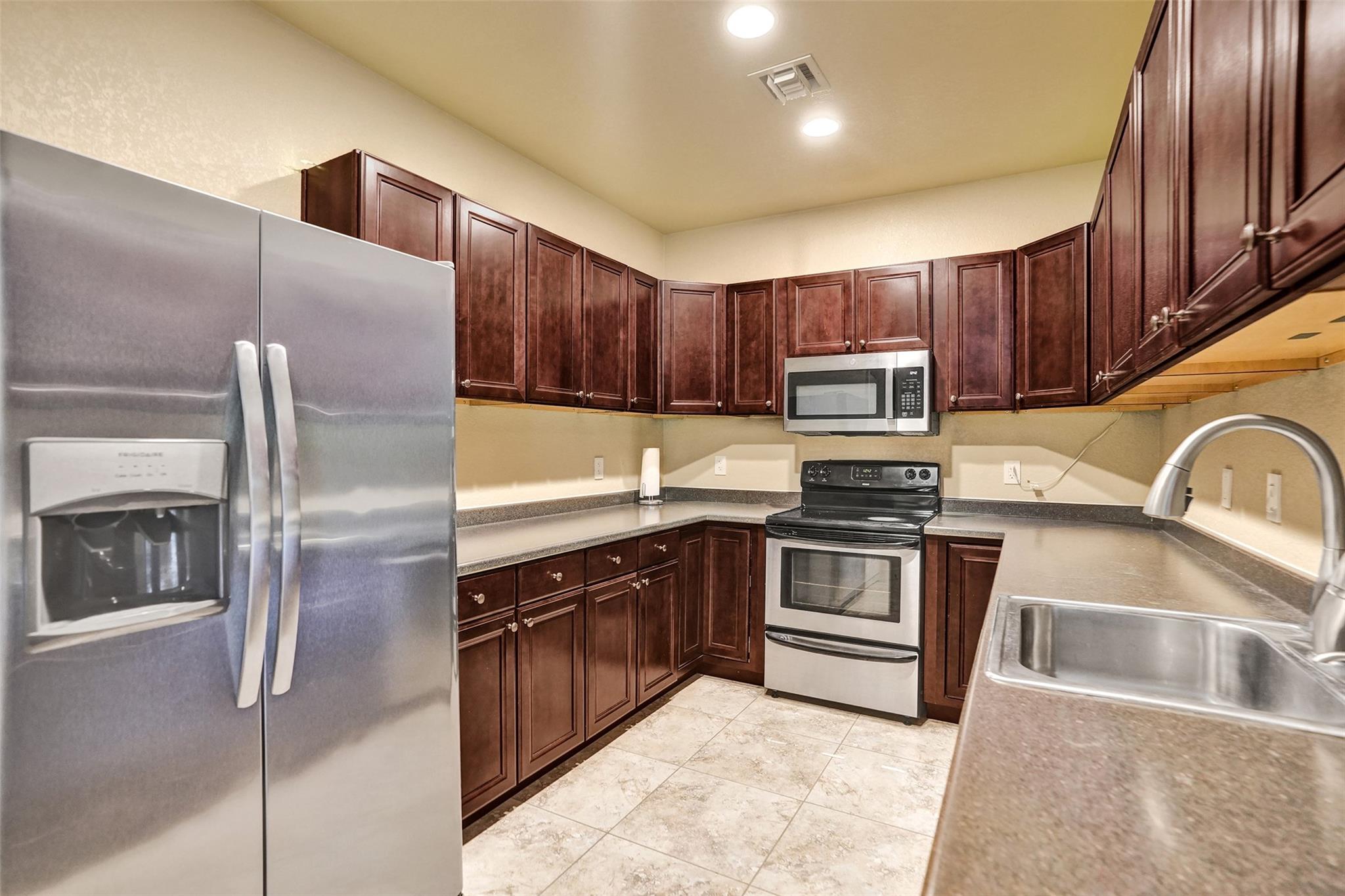 624 NE 29 Drive Townhomes - Residential
