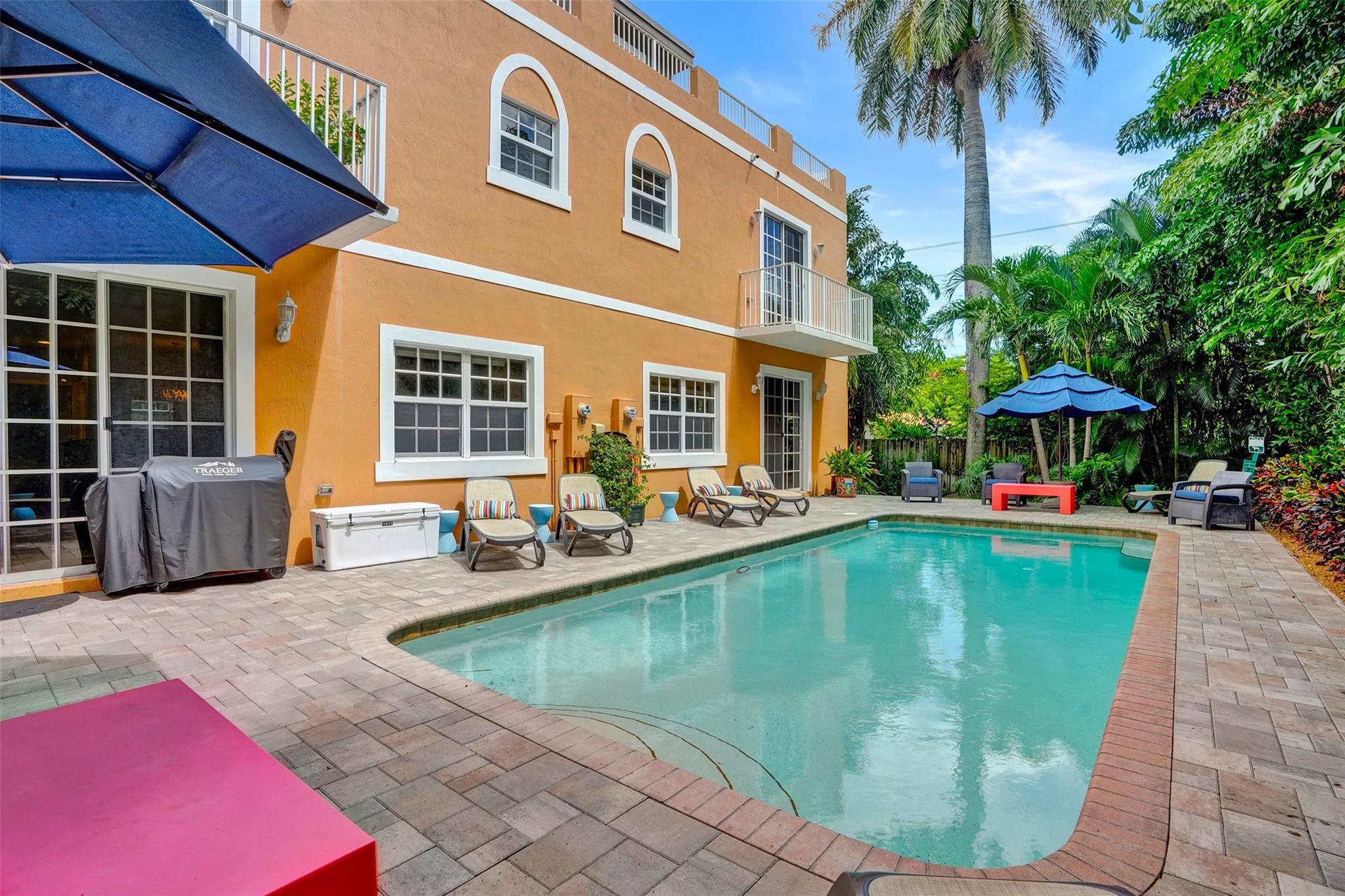 624 NE 29 Drive Townhomes - Residential