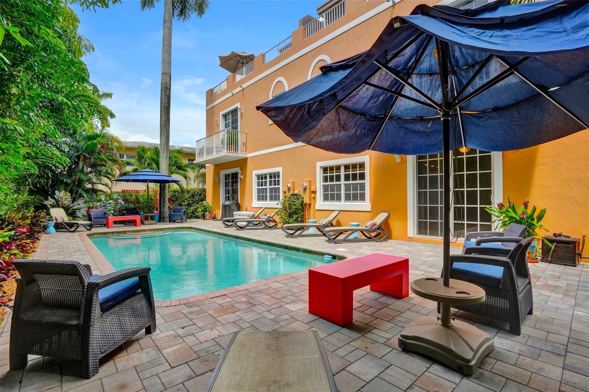 624 NE 29 Drive Townhomes - Residential